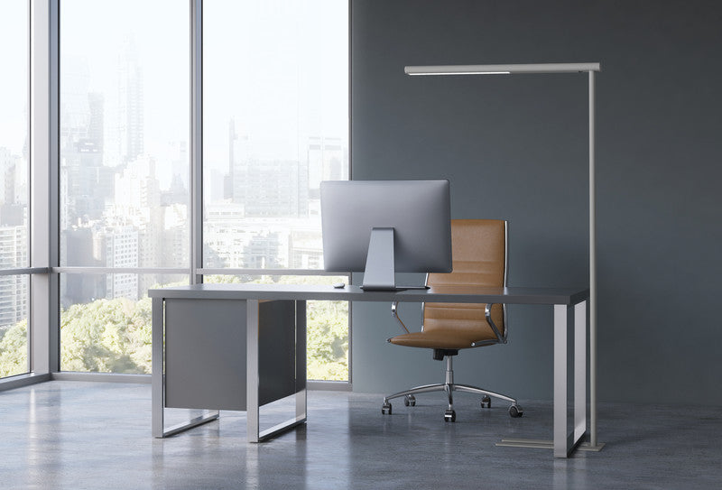 MAUL LED-Stehleuchte jet – 4000 K – 4'650 lm – silber