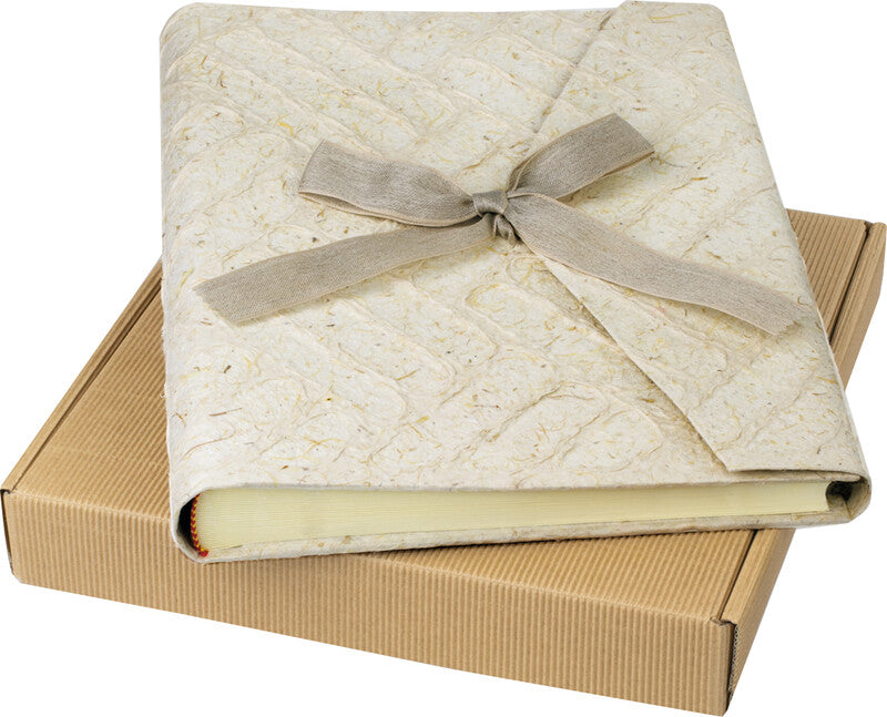 ZEP Gästebuch – mit Pergaminzwischenblättern – 60 Seiten – 230 × 300 mm – gebunden, Pergamentpapier, weiss