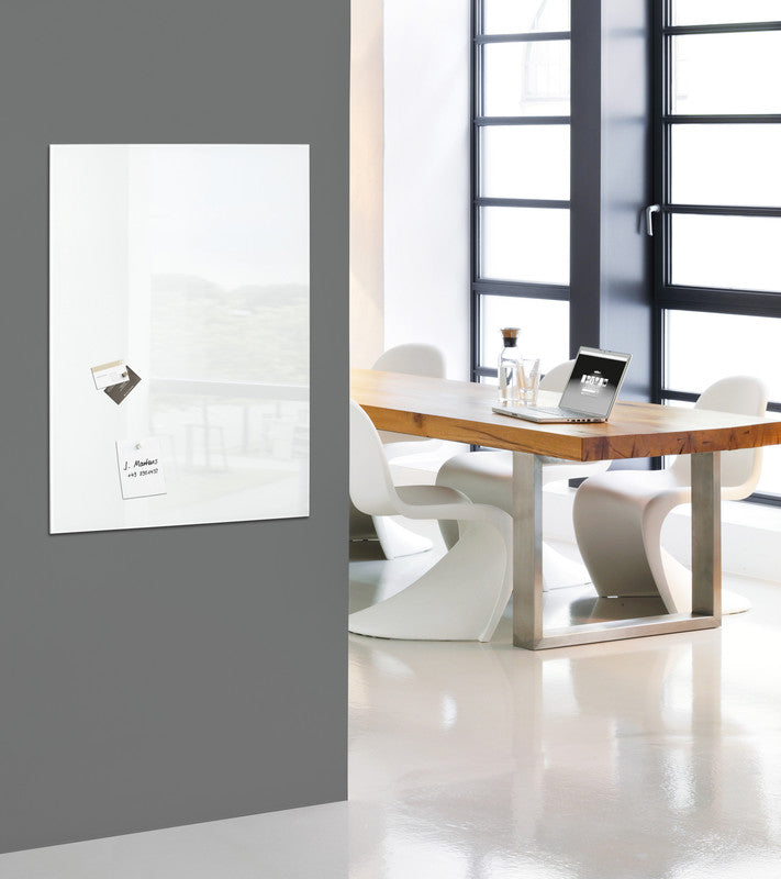 Sigel Whiteboard – 78 × 48 cm, Glas, magnetisch, Wandmontage, inkl. SuperDym-Magnetwürfel, Montagesatz