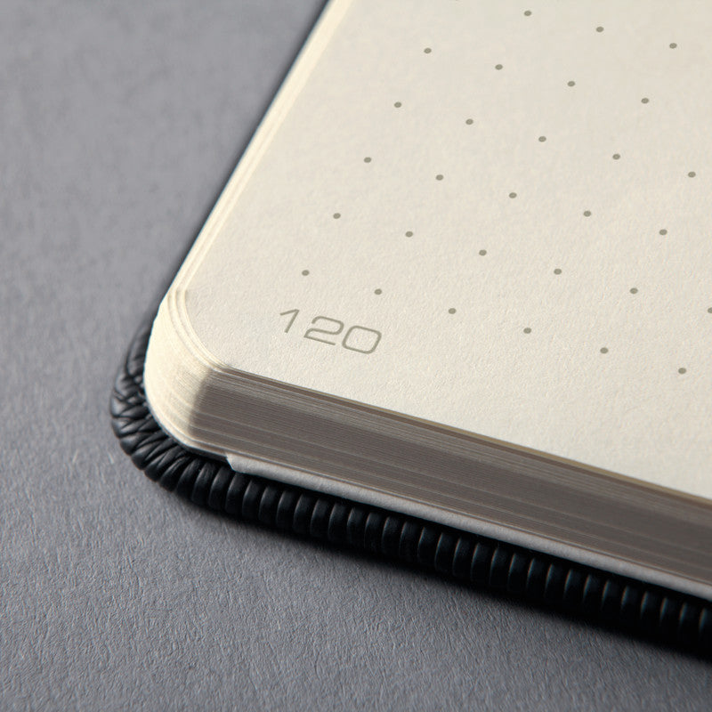 Sigel Notizbuch, 187 × 280 mm, punktkariert, Fadenheftung, 194 Seiten, 80 g/m² – beige