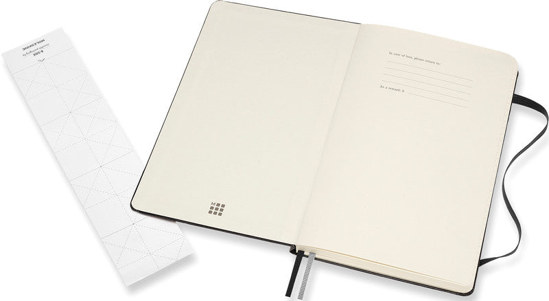 Moleskine Notizbuch, 130 × 210 mm, punktkariert, Leimbindung, 160 Seiten, 120 g/m² – schwarz