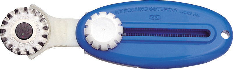 NT Cutter Rollenschneider – 190 mm, Klingenbreite 28 mm, Wellenschnitt, Blau, inkl. 1 Klinge