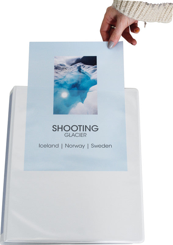Q-connect Zeigebuch – A4 Hochformat – 4-Ring Bügelmechanik, Ø 60 mm, Rücken 86 mm – Weiss, mit Sichttasche