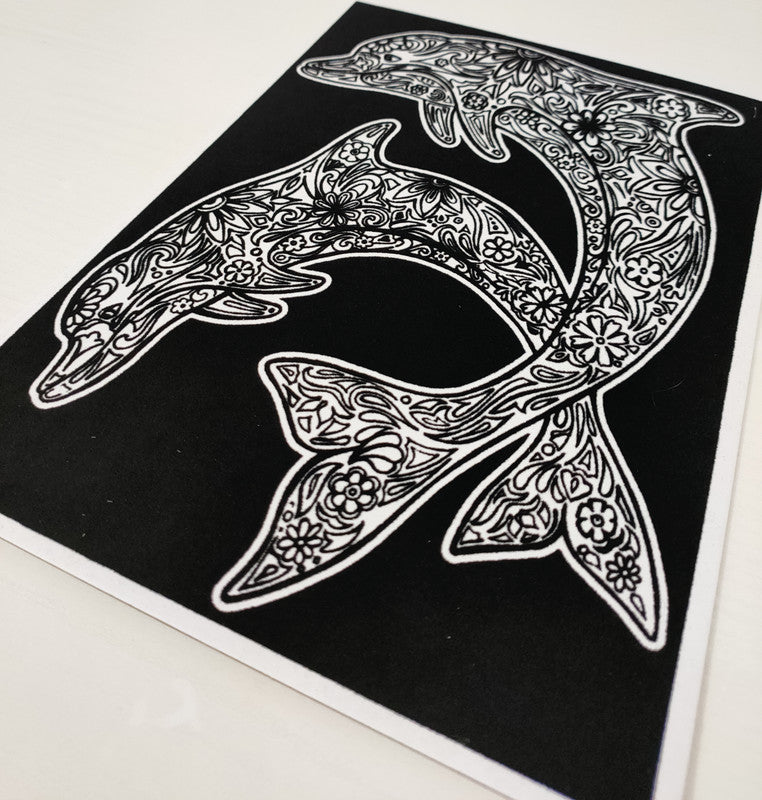 Tataruga Samtbild, Karton, 21 × 29,7 cm, Schwarz