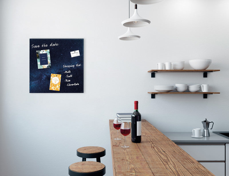 Sigel Whiteboard – 48 × 48 cm, Glas, magnetisch, Wandmontage, inkl. Magnetwürfel, Montagesatz