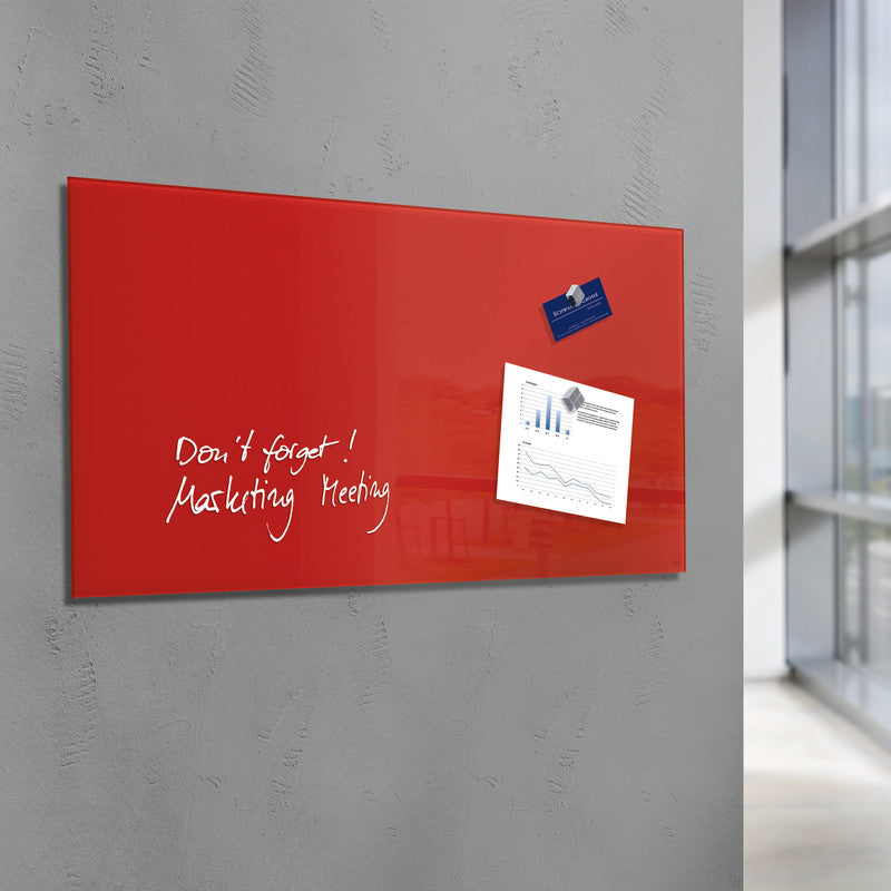 Sigel Whiteboard – 130 × 55 cm, Glas, magnetisch, Wandmontage, inkl. Magnetwürfel, Montagesatz