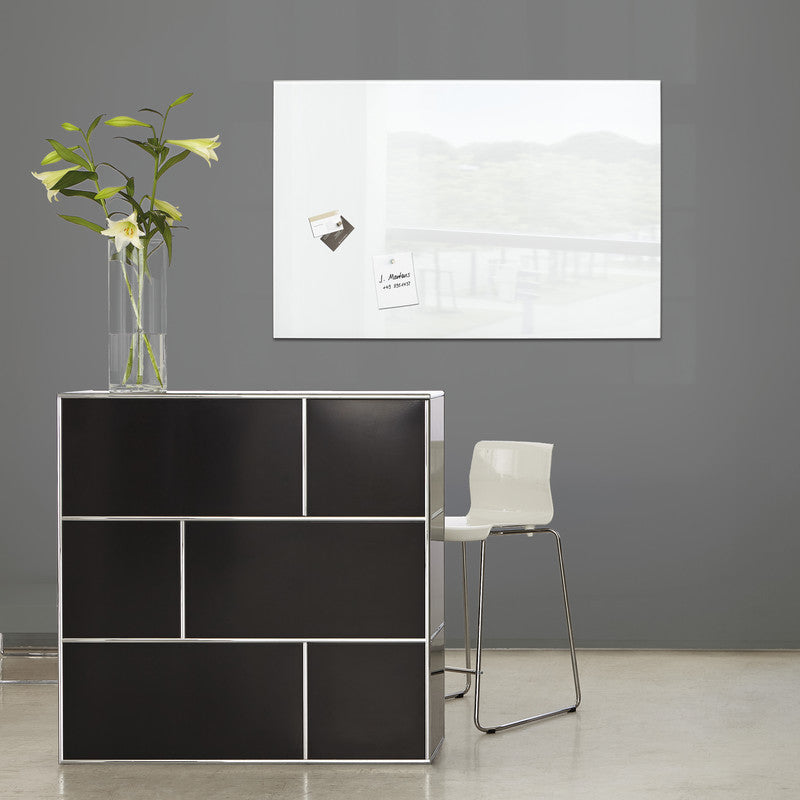Sigel Whiteboard – 60 × 40 cm, Glas, magnetisch, Wandmontage, inkl. SuperDym-Magnetwürfel, Montagesatz