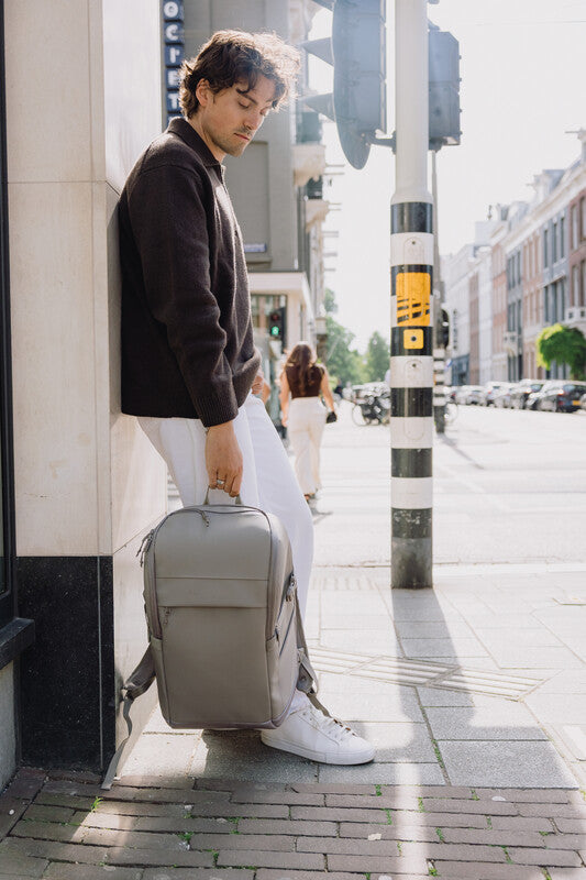 Beckmann Street Bold – Notebook-Rucksack – für 16"-Notebook, 20 l, rPET (recyceltes PET), warmgrau