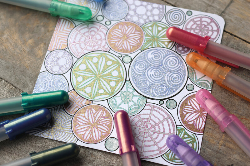 Sakura Gelly Shadow Gelschreiber 5er Set – 5 Farben, 0,7 mm, für dunkles Papier, Kappe