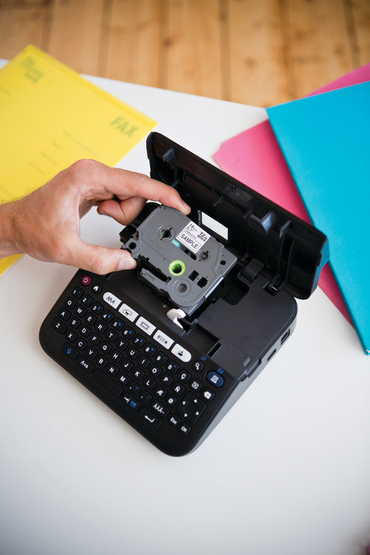 Brother D450VP – Beschriftungsgerät für TZe-Bänder 3,5–18 mm, USB, Auto-Cutter, 20 mm/s