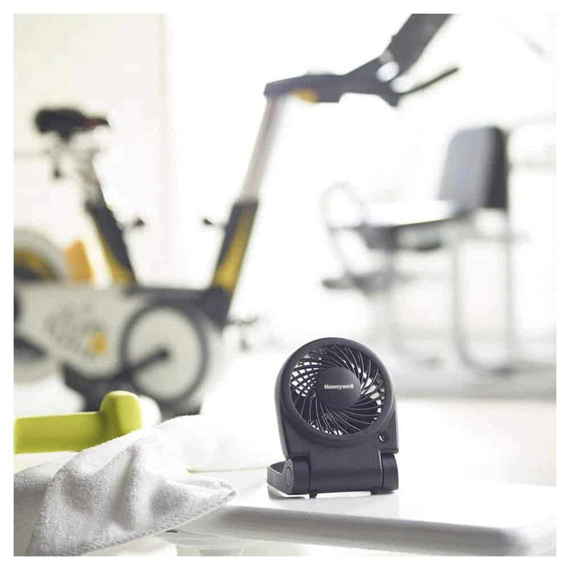 Honeywell Tischventilator Turbo on the Go HFT090E – 1 Stufe, USB oder 4×AA, Schwarz – 120 × 155 × 58 mm