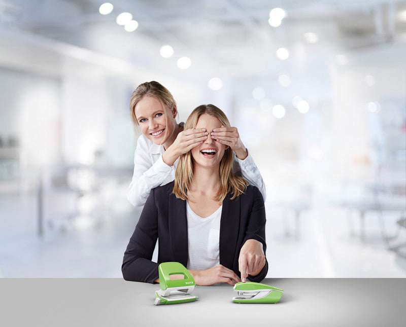 Leitz NeXXt 5502 WOW – Hefter, Einlegetiefe 38 mm, Grün