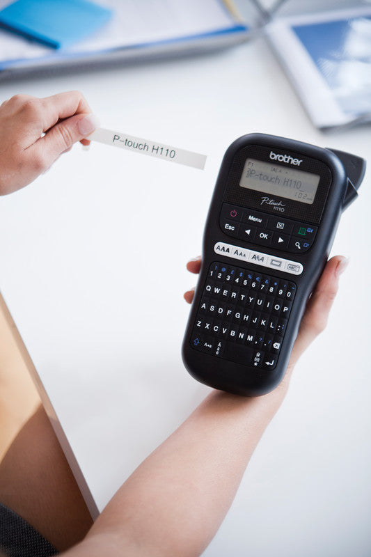 Brother H110 – Beschriftungsgerät für TZe-Bänder 3,5–12 mm, 20 mm/s, LC-Display