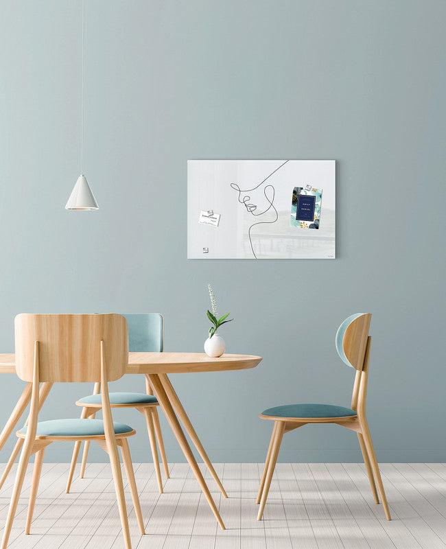 Sigel Whiteboard – 60 × 40 cm, Glas, magnetisch, Wandmontage, inkl. Magnetwürfel, Montagesatz