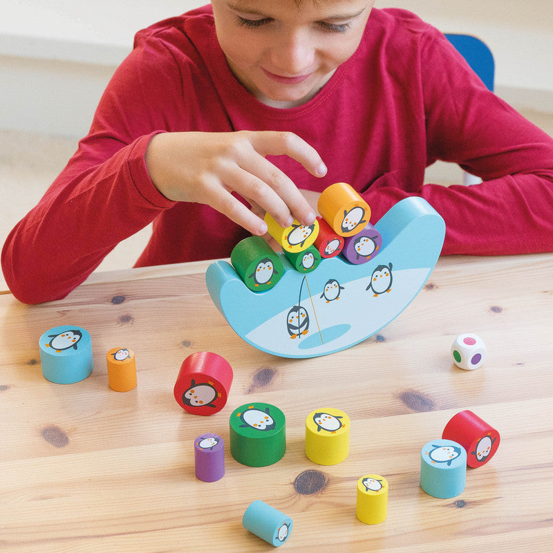 APLI Kids Balancierspiel Pinguin – ab 1 Spieler, ab 4 Jahren, 16 Teile, 227 × 270 × 35 mm, MDF, mehrfarbig