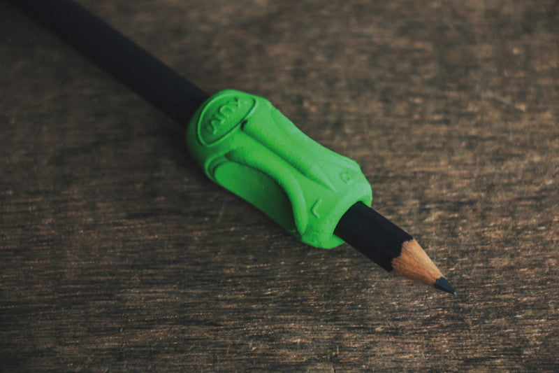 Kum Mini Sattler Grip Schreibhilfe – bunt – für Rechts- und Linkshänder – in Box