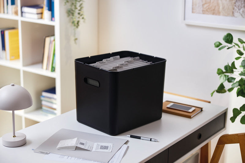 Rotho My Paper Archivbox A4 – mit Deckel, mit Griffloch, stapelbar, 400 × 290 × 295 mm, schwarz