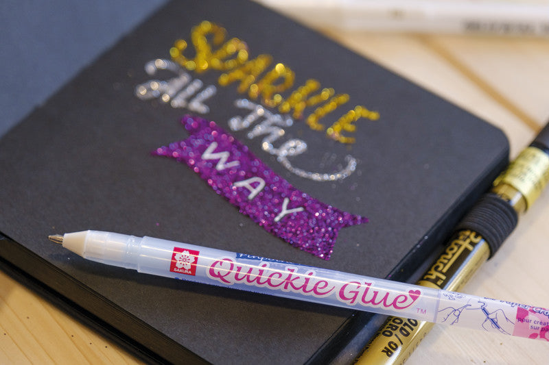 Sakura Skizzenbuch, 12 × 12 cm, 140 g/m², 160 Seiten, schwarz, mit Gummiband, säurefrei
