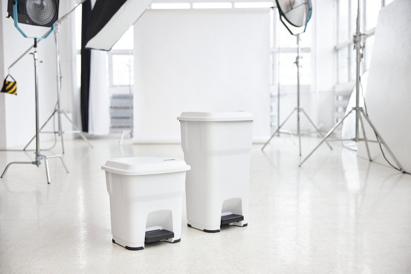 Rothopro Abfallcontainer – 35 l, mit Deckel – Kunststoff, Polarweiss – B × H × T 390 × 440 × 390 mm
