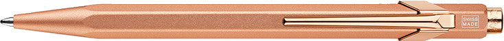 Caran d-Ache Kugelschreiber – Brut Rosé, Seidenmatt, Aluminium