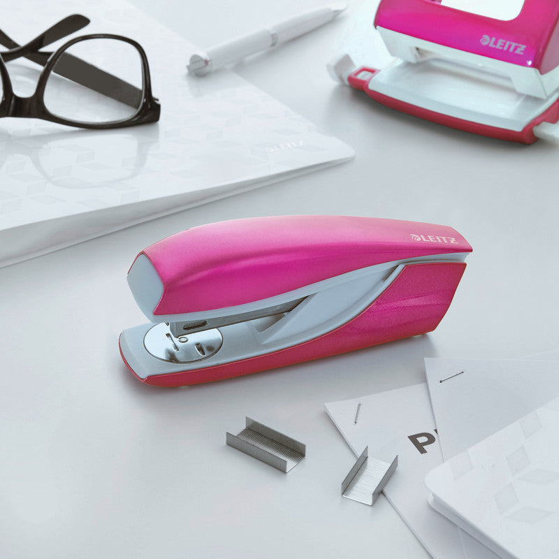 Leitz NeXXt 5502 WOW – Hefter, 30 Blatt, für 24/6, 26/6, Oberlademechanik, integrierter Heftklammernentferner