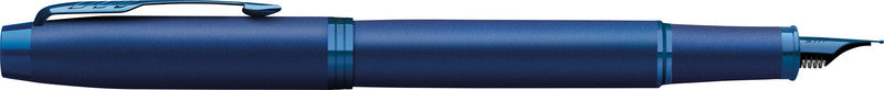Parker IM Monochrome – Mittlere Feder – für Rechts- & Linkshänder – Blau – Patronen