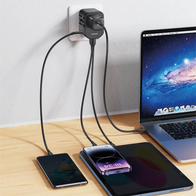 Usams Reiseadapter T59 – 52,7 × 54,8 mm, Schwarz, 2× USB-A, 1× USB-C, 20 W, für 2- und 3-polige Geräte